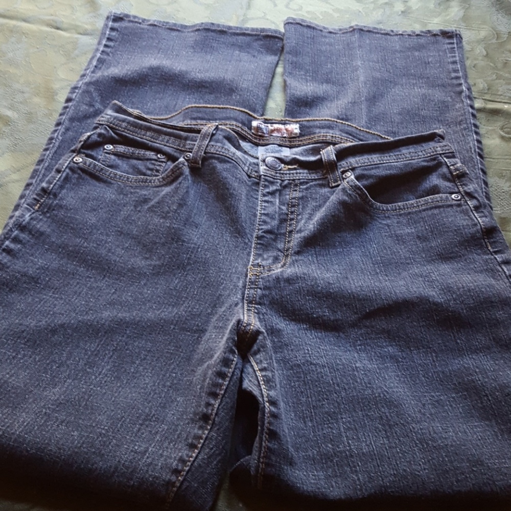 Jeans - Picture 2 of 3